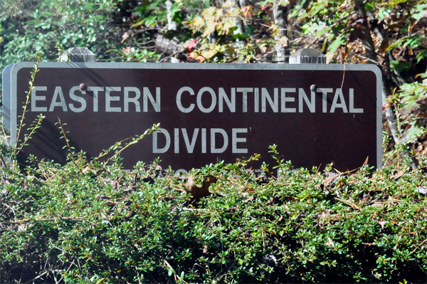 Eastern Continental Divide sign
